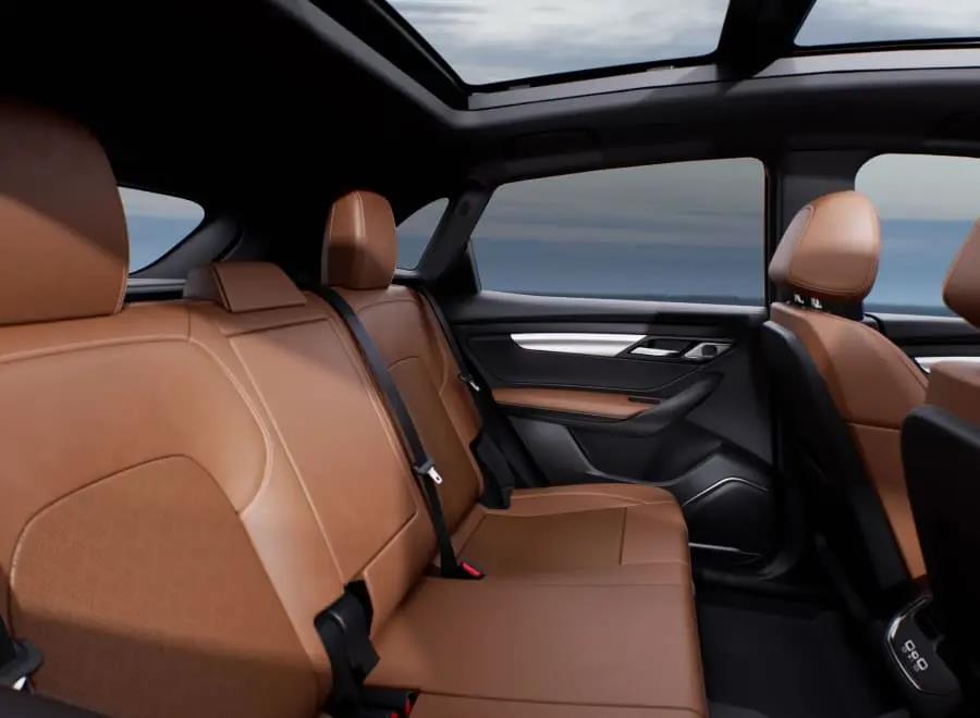 Ghế da vegan tích hợp sưởi và thông gió tại đại lý VinFast Vinh