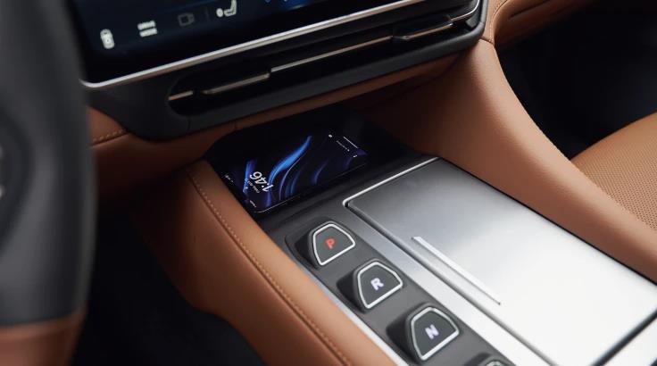 Nút chuyển số trực quan tại đại lý VinFast Vinh