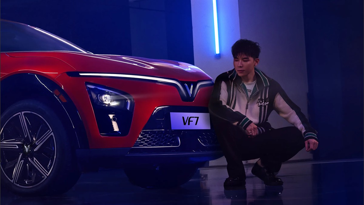 Triết lý thiết kế “Vũ Trụ Phi Đối Xứng“ tại đại lý VinFast Vinh